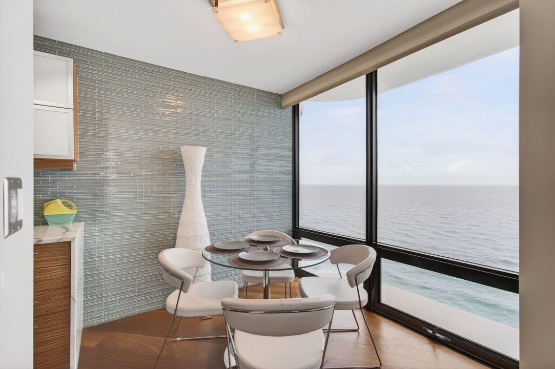 出租: $12,000 (2 贝兹, 2 浴室, 1670 平方英尺)