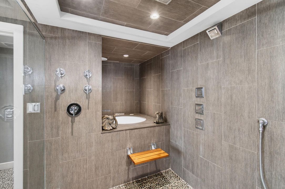 出租: $12,000 (2 贝兹, 2 浴室, 1670 平方英尺)