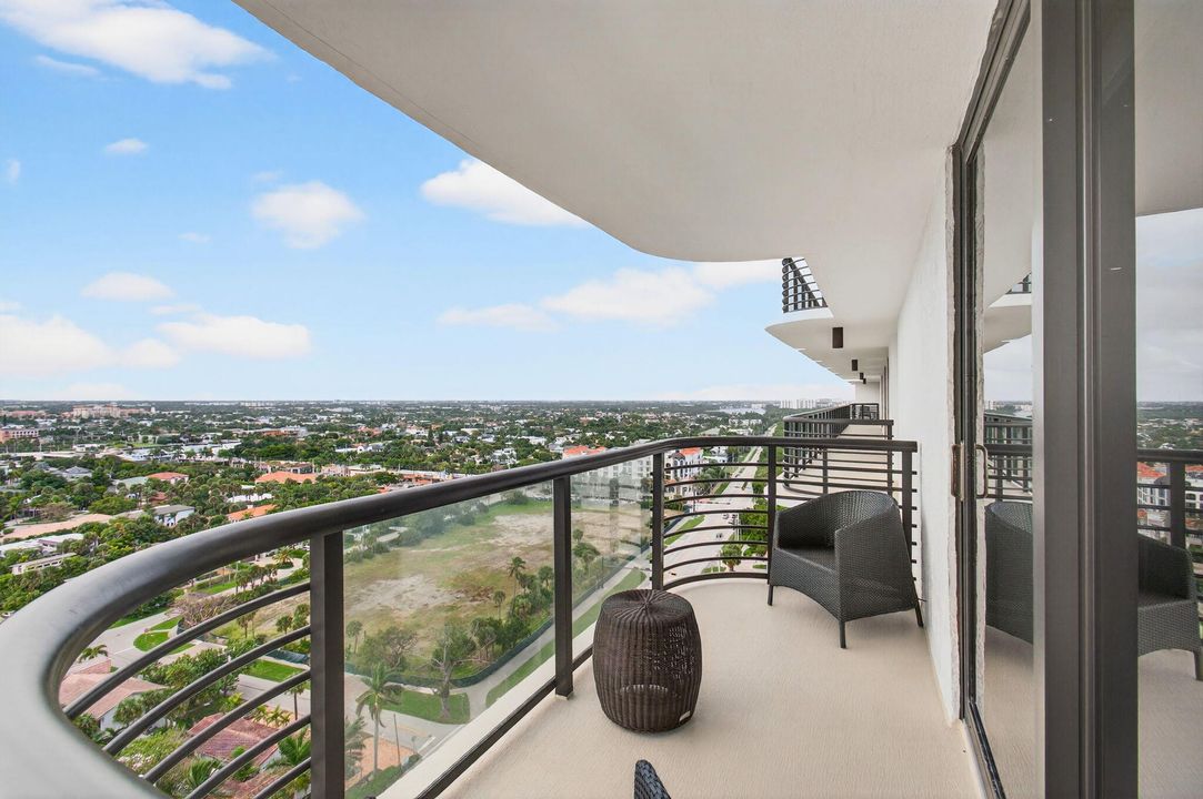 出租: $12,000 (2 贝兹, 2 浴室, 1670 平方英尺)