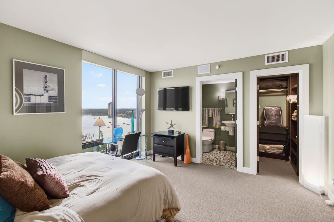 出租: $12,000 (2 贝兹, 2 浴室, 1670 平方英尺)