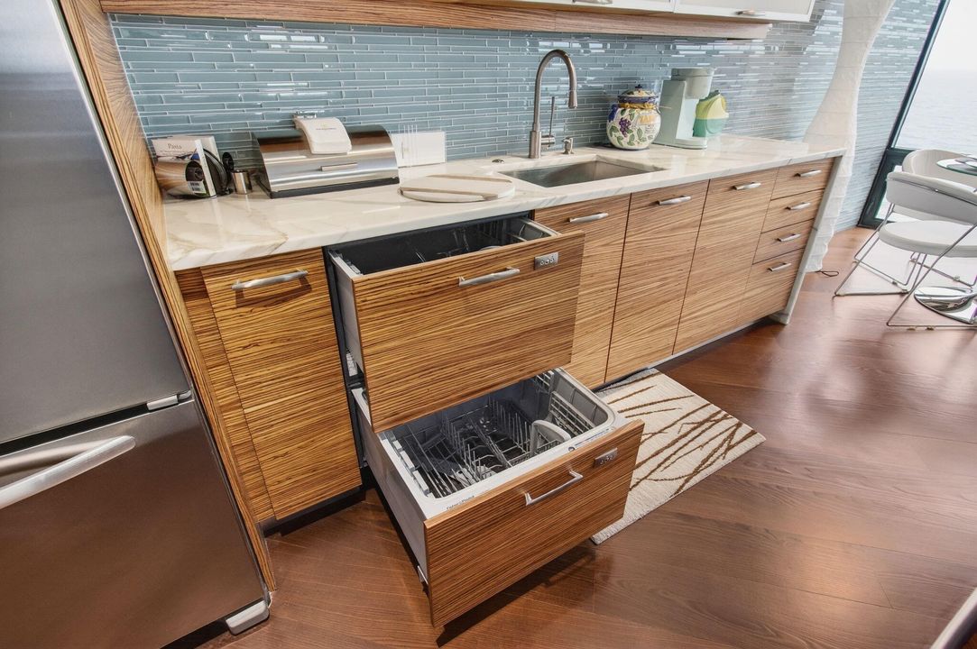 出租: $12,000 (2 贝兹, 2 浴室, 1670 平方英尺)