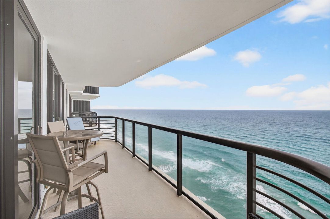 出租: $12,000 (2 贝兹, 2 浴室, 1670 平方英尺)