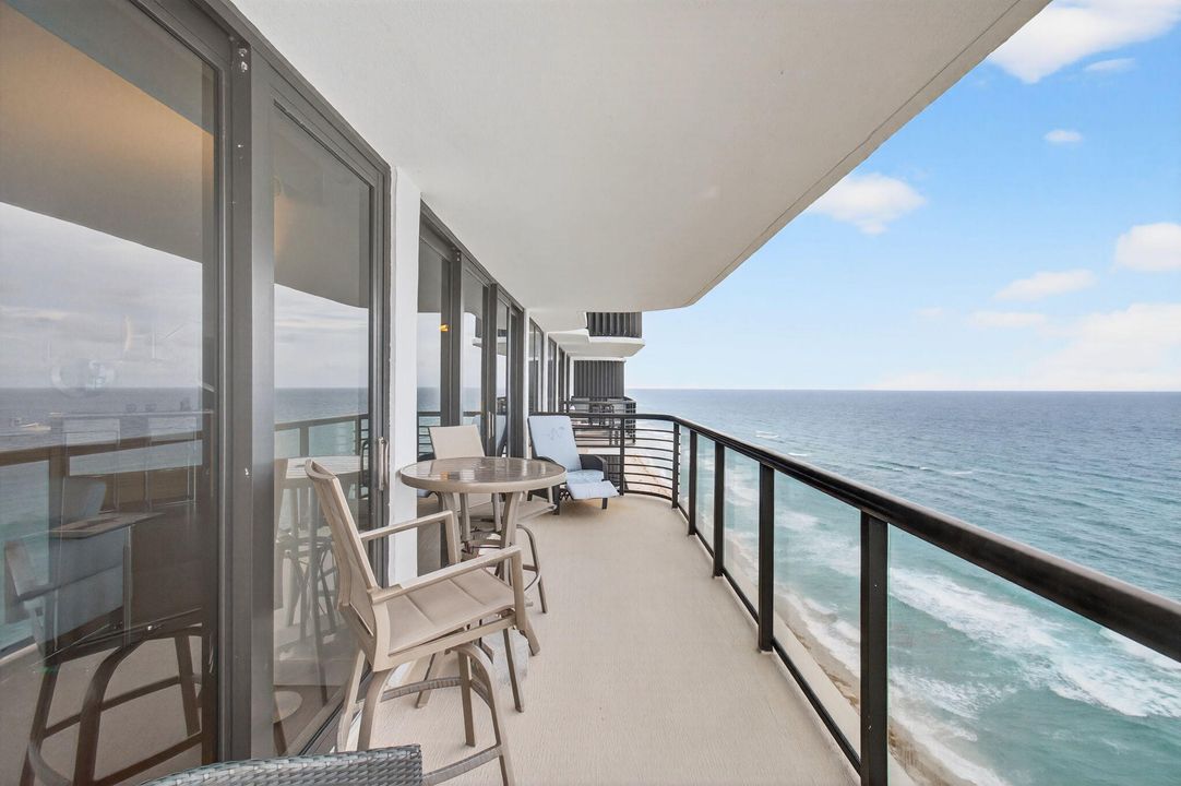 出租: $12,000 (2 贝兹, 2 浴室, 1670 平方英尺)