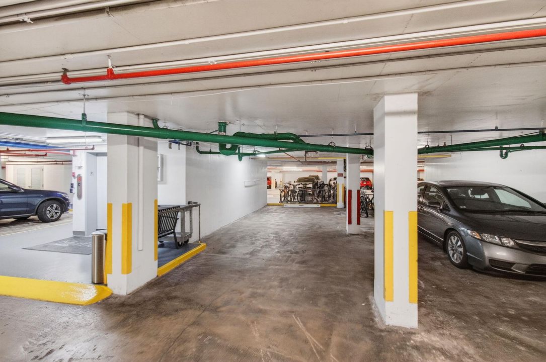 出租: $12,000 (2 贝兹, 2 浴室, 1670 平方英尺)