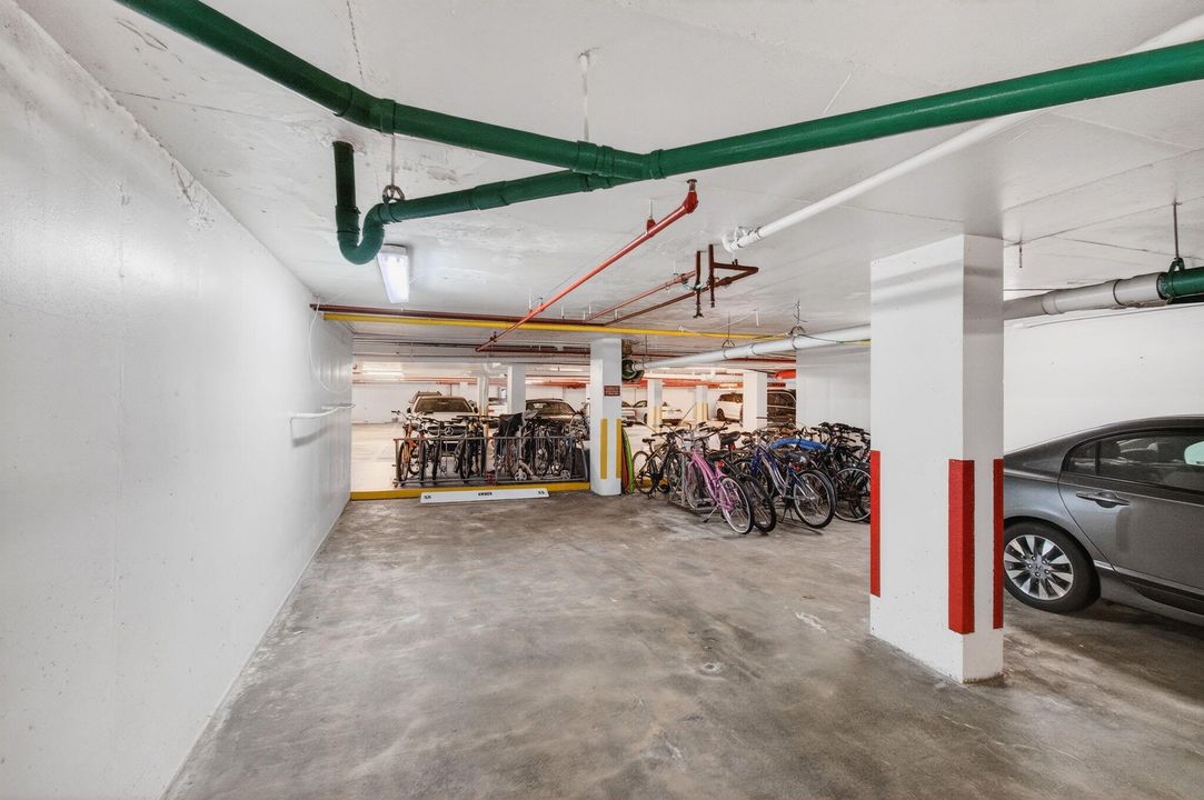 出租: $12,000 (2 贝兹, 2 浴室, 1670 平方英尺)