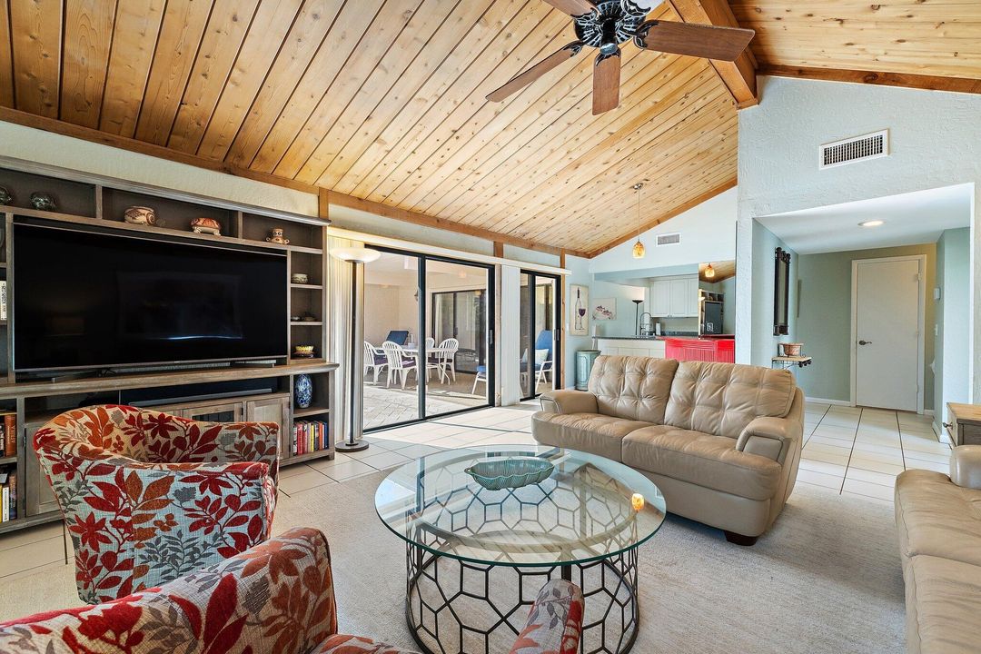 En Venta: $1,500,000 (3 camas, 3 baños, 1700 Pies cuadrados)