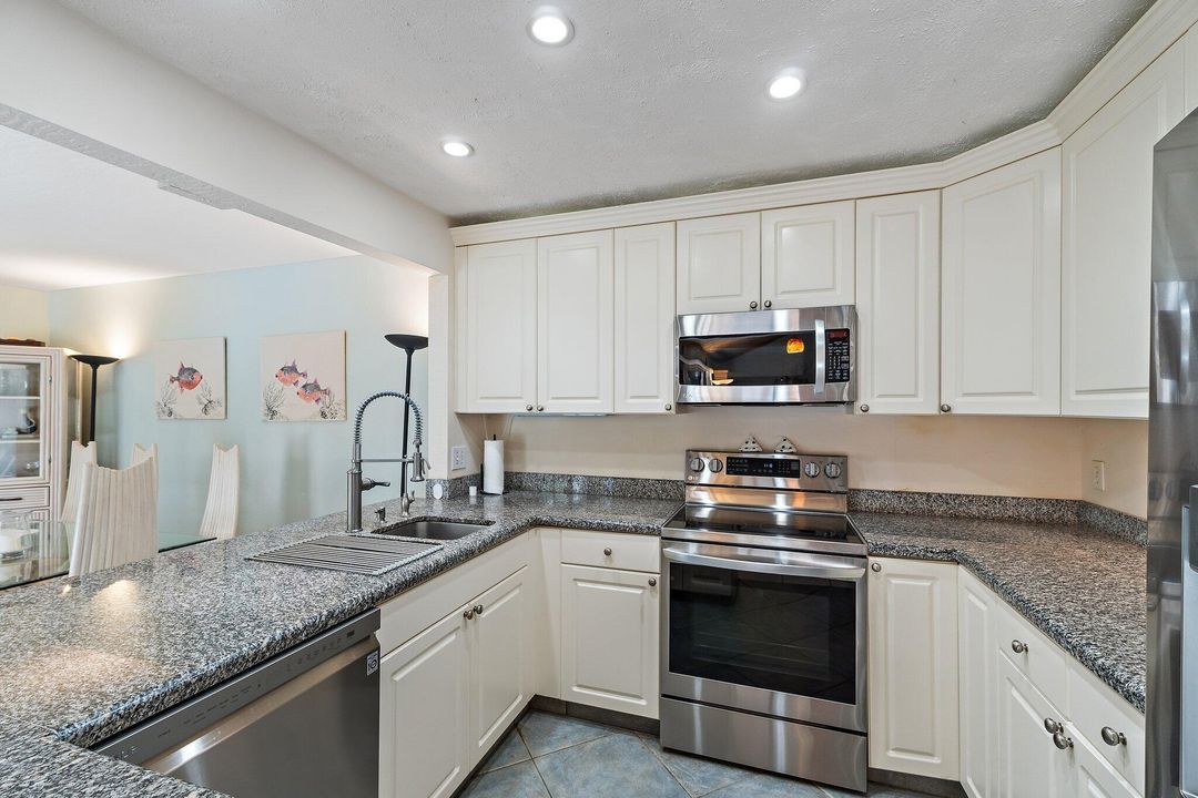 En Venta: $1,500,000 (3 camas, 3 baños, 1700 Pies cuadrados)