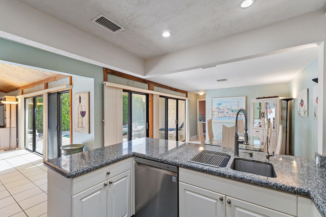 En Venta: $1,500,000 (3 camas, 3 baños, 1700 Pies cuadrados)