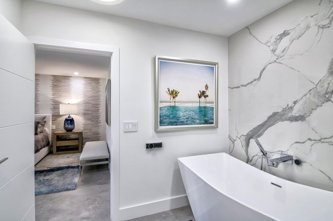 For Sale: $1,895,000 (3 beds, 3 baths, 2323 Square Feet)