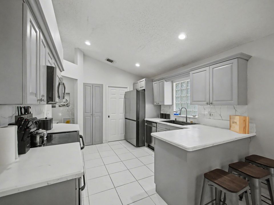 待售: $564,900 (3 贝兹, 2 浴室, 1652 平方英尺)