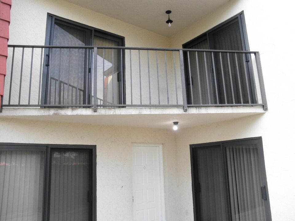 For Rent: $2,000 (2 beds, 2 baths, 1218 Square Feet)