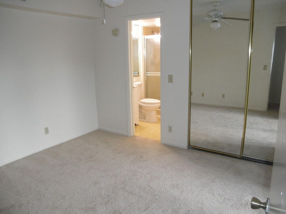 For Rent: $2,000 (2 beds, 2 baths, 1218 Square Feet)