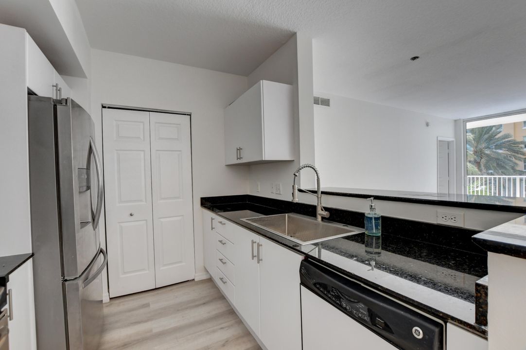 En Renta: $5,750 (2 camas, 2 baños, 1130 Pies cuadrados)