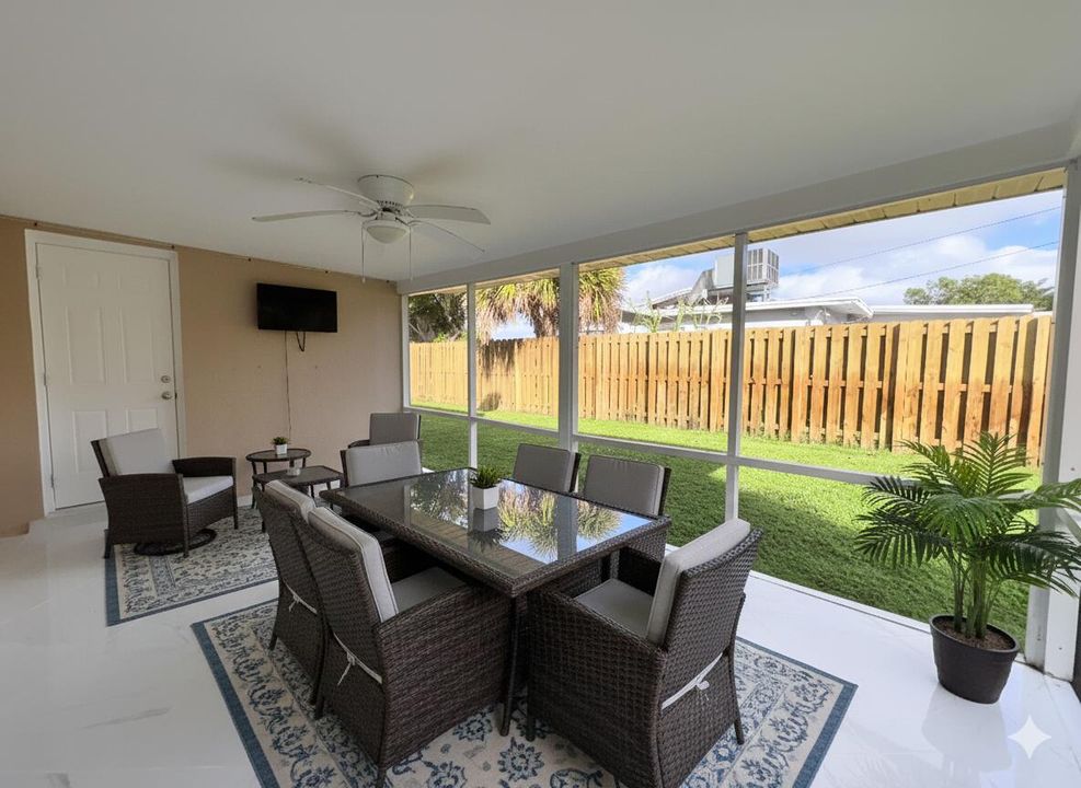 For Rent: $3,500 (4 beds, 2 baths, 1330 Square Feet)