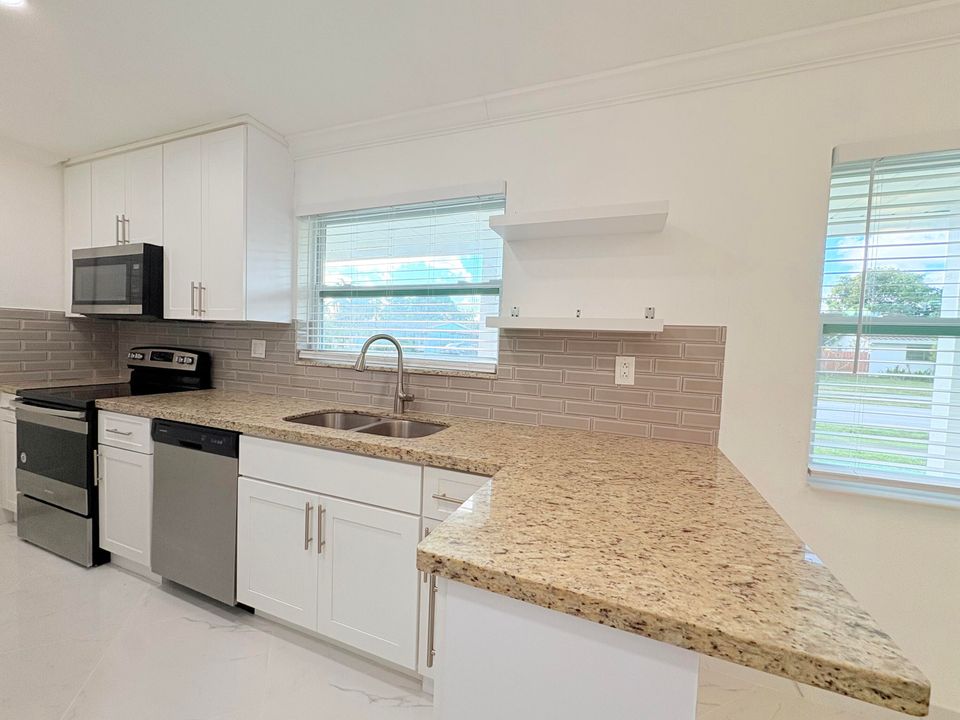 For Rent: $3,500 (4 beds, 2 baths, 1330 Square Feet)