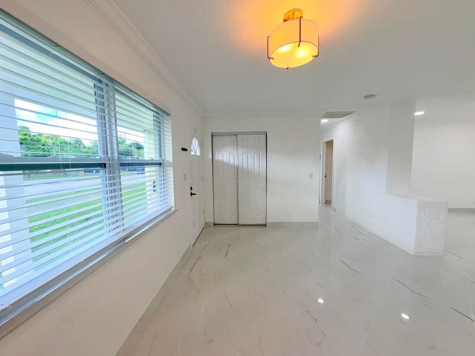 For Rent: $3,500 (4 beds, 2 baths, 1330 Square Feet)