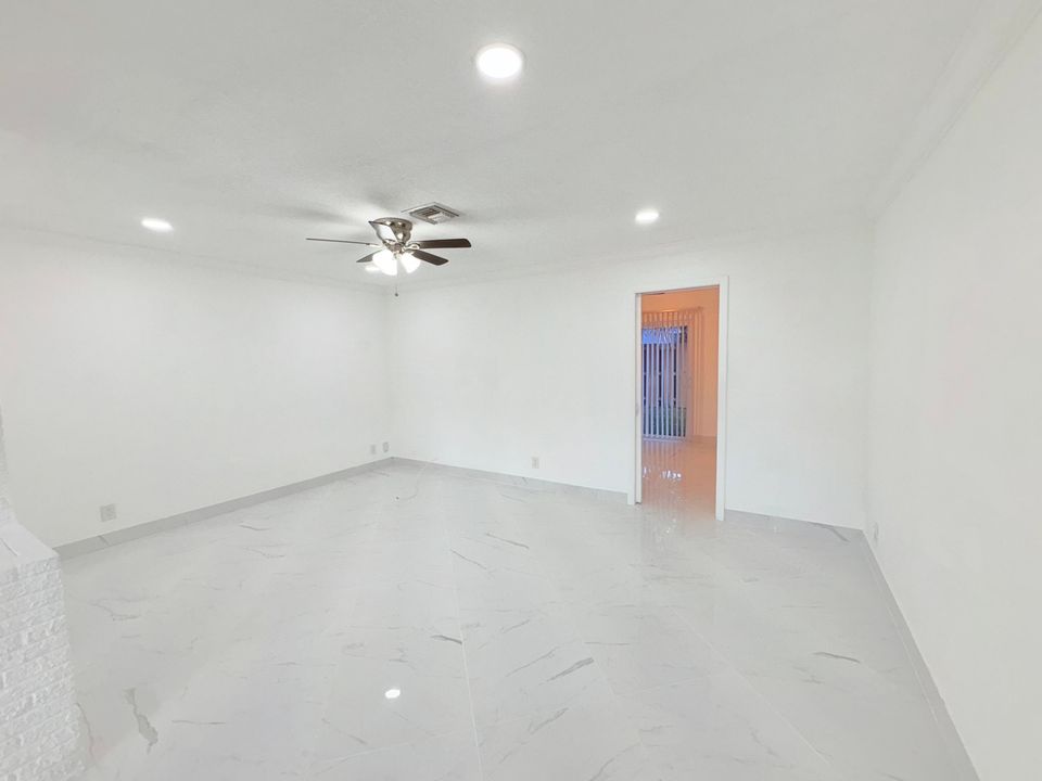 For Rent: $3,500 (4 beds, 2 baths, 1330 Square Feet)