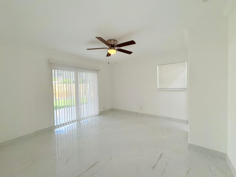 For Rent: $3,500 (4 beds, 2 baths, 1330 Square Feet)