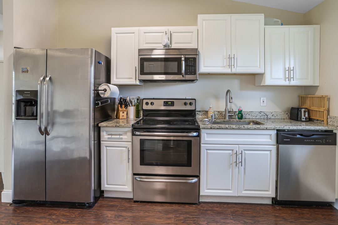 待售: $475,000 (3 贝兹, 2 浴室, 1038 平方英尺)