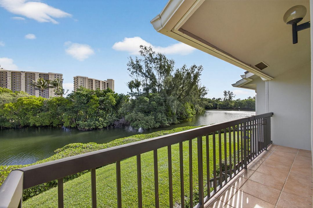 待售: $695,000 (2 贝兹, 2 浴室, 1530 平方英尺)