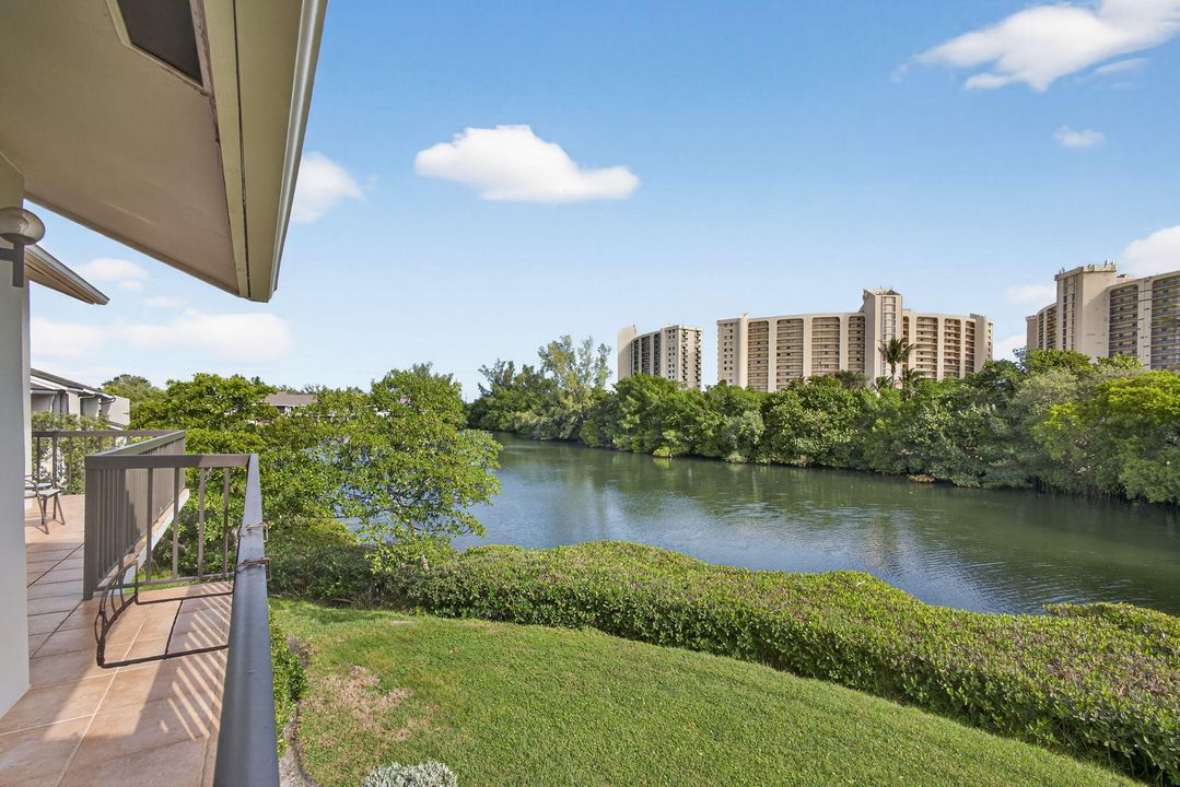 待售: $695,000 (2 贝兹, 2 浴室, 1530 平方英尺)