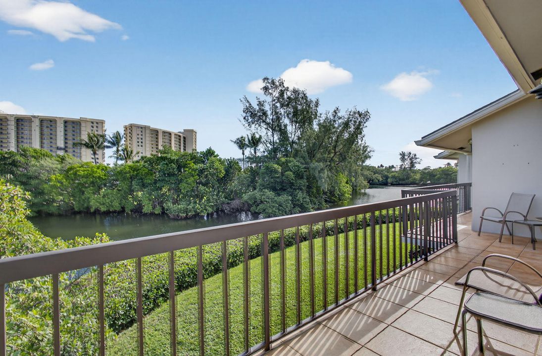 待售: $695,000 (2 贝兹, 2 浴室, 1530 平方英尺)