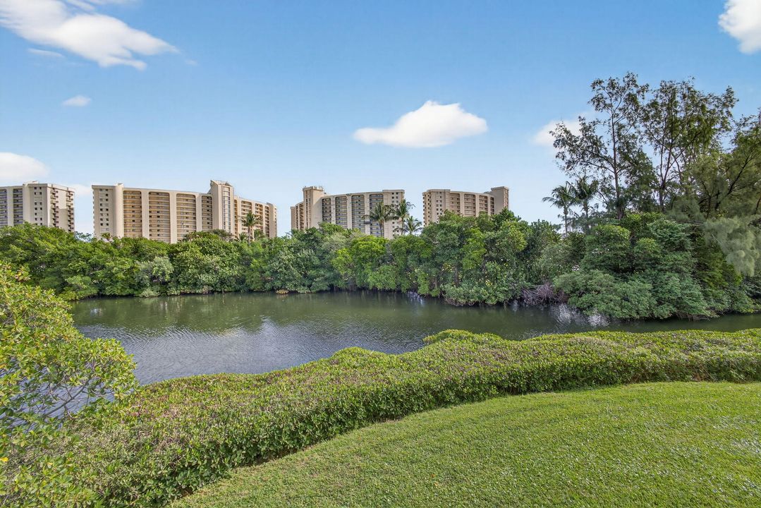 待售: $695,000 (2 贝兹, 2 浴室, 1530 平方英尺)