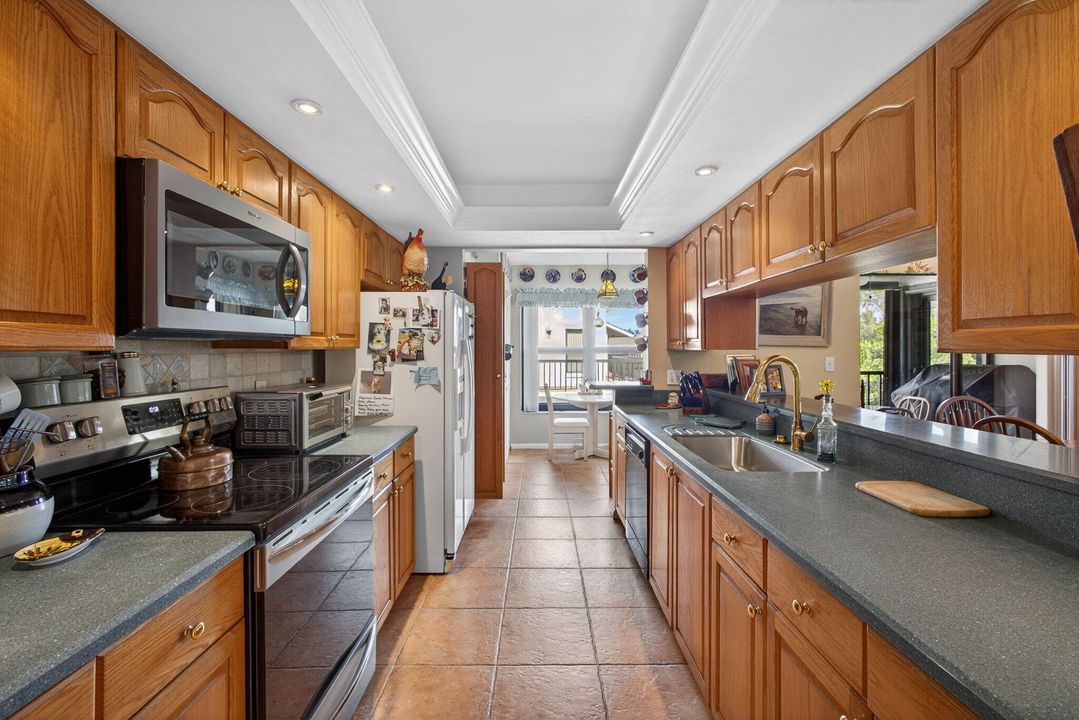 待售: $695,000 (2 贝兹, 2 浴室, 1530 平方英尺)