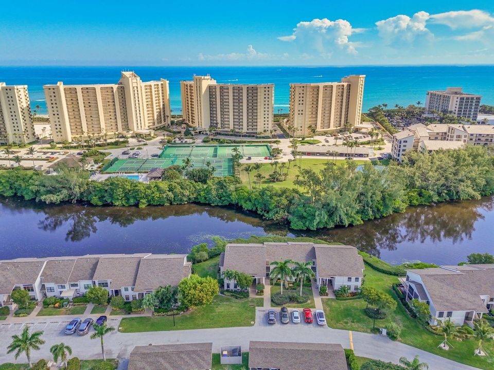 待售: $695,000 (2 贝兹, 2 浴室, 1530 平方英尺)