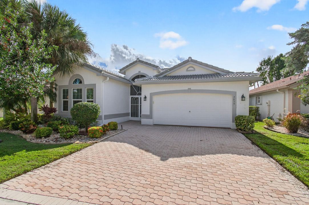 For Sale: $650,000 (3 beds, 2 baths, 2078 Square Feet)