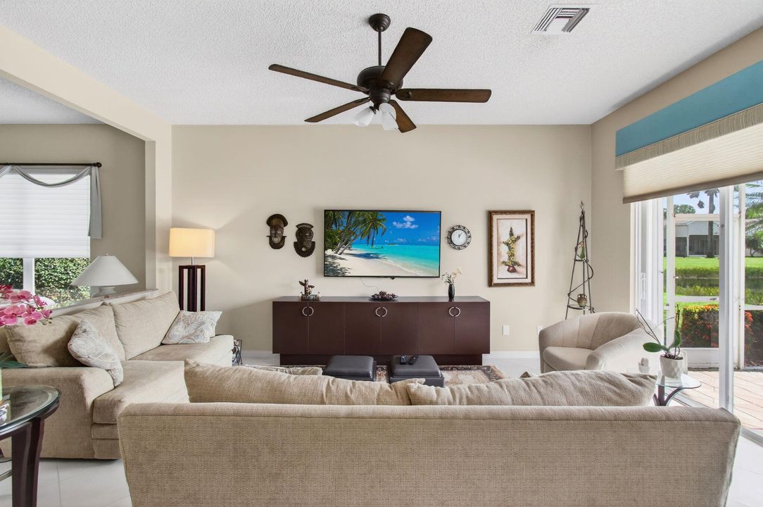 For Sale: $650,000 (3 beds, 2 baths, 2078 Square Feet)