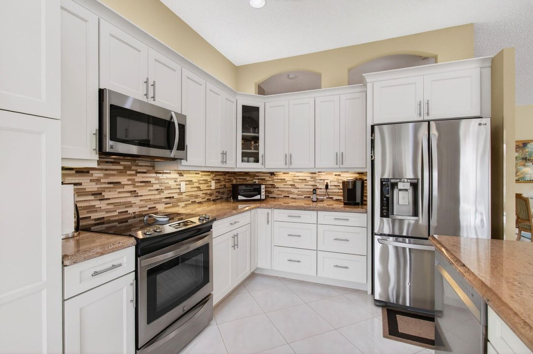 For Sale: $650,000 (3 beds, 2 baths, 2078 Square Feet)