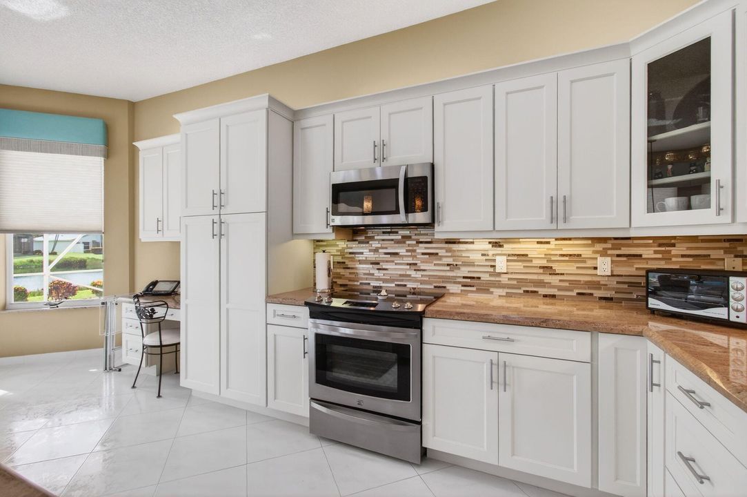 For Sale: $650,000 (3 beds, 2 baths, 2078 Square Feet)