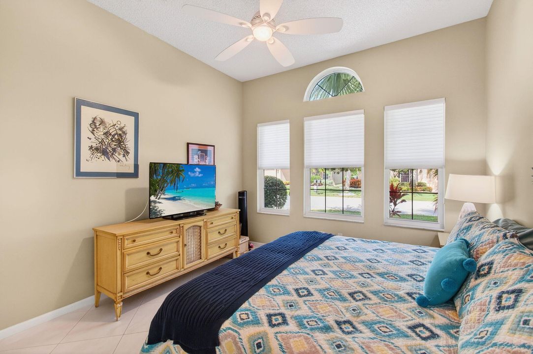 For Sale: $650,000 (3 beds, 2 baths, 2078 Square Feet)