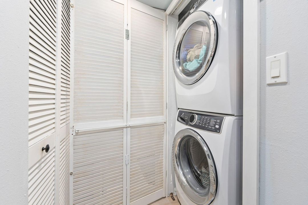 待售: $364,900 (2 贝兹, 2 浴室, 1184 平方英尺)