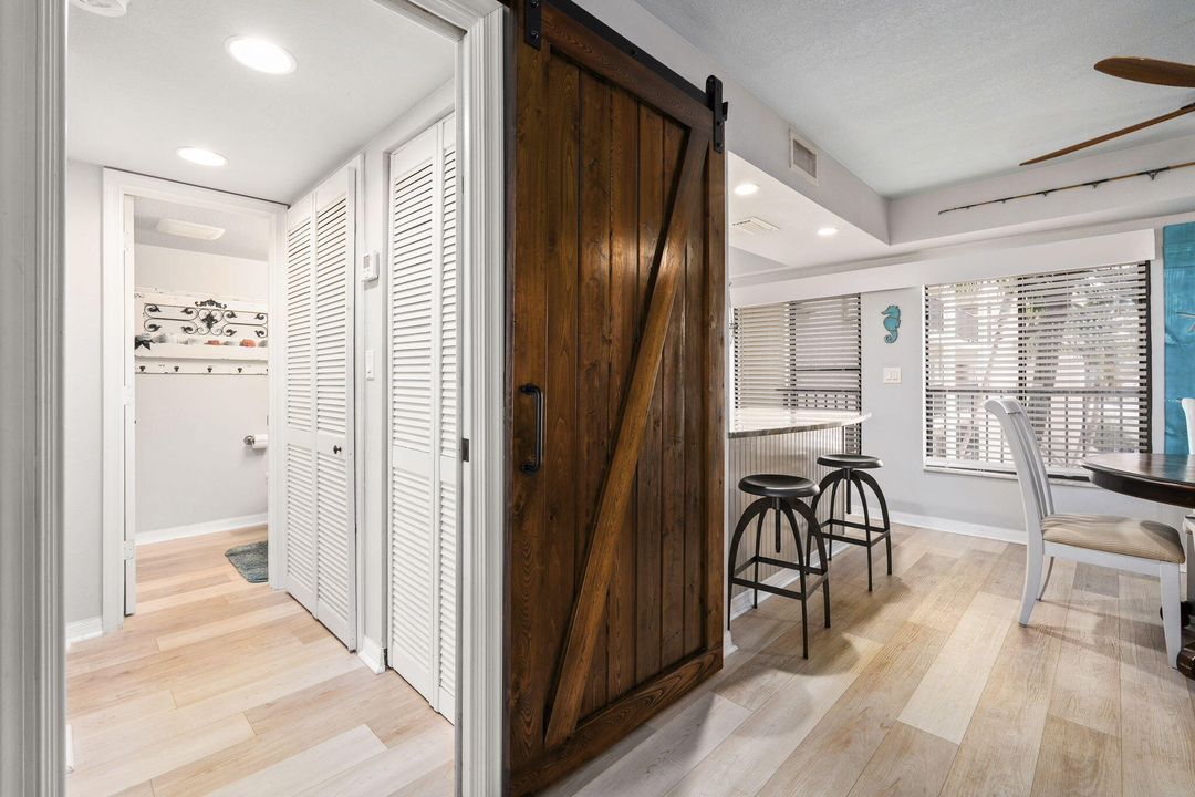 待售: $364,900 (2 贝兹, 2 浴室, 1184 平方英尺)