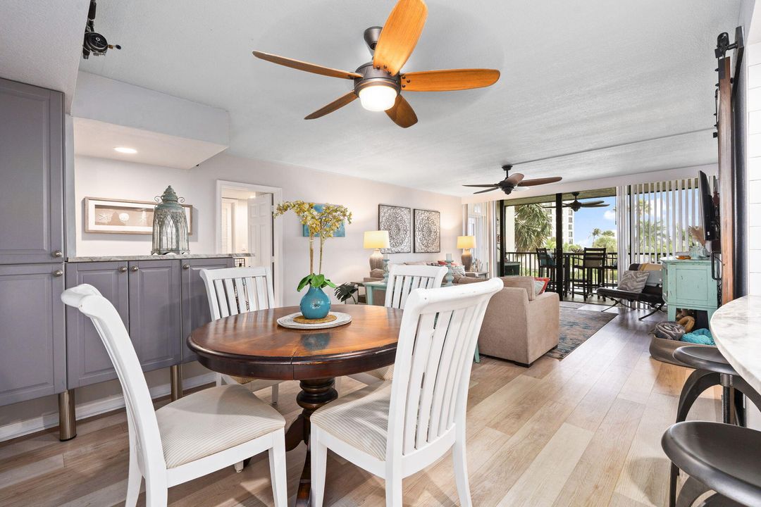 待售: $364,900 (2 贝兹, 2 浴室, 1184 平方英尺)