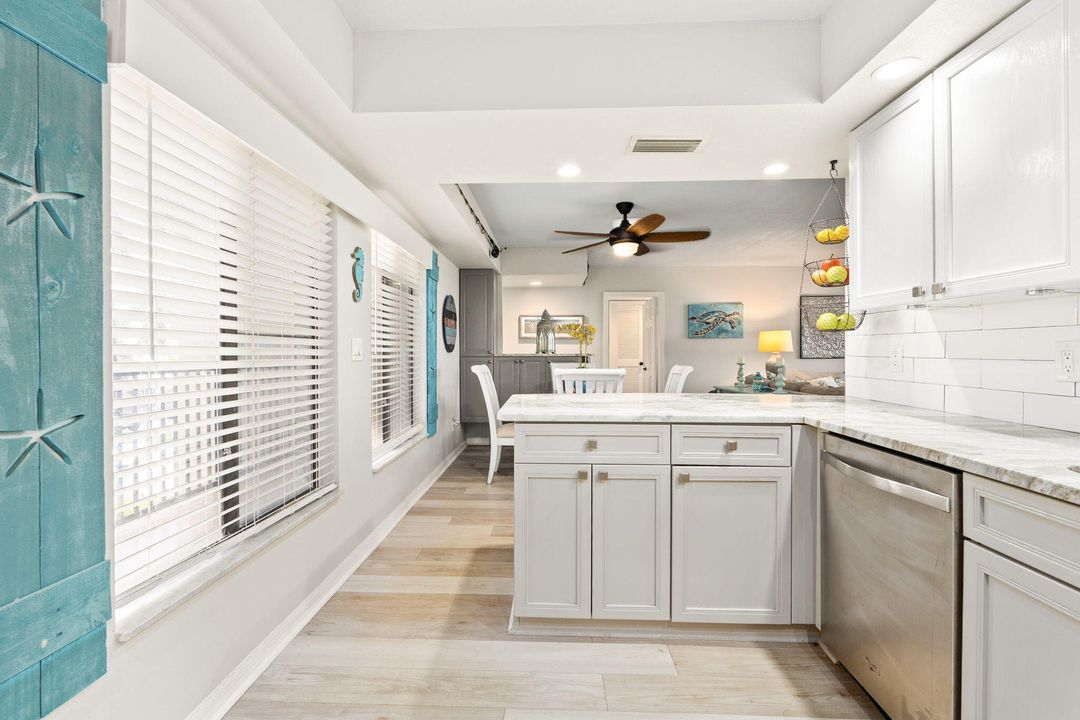 待售: $364,900 (2 贝兹, 2 浴室, 1184 平方英尺)