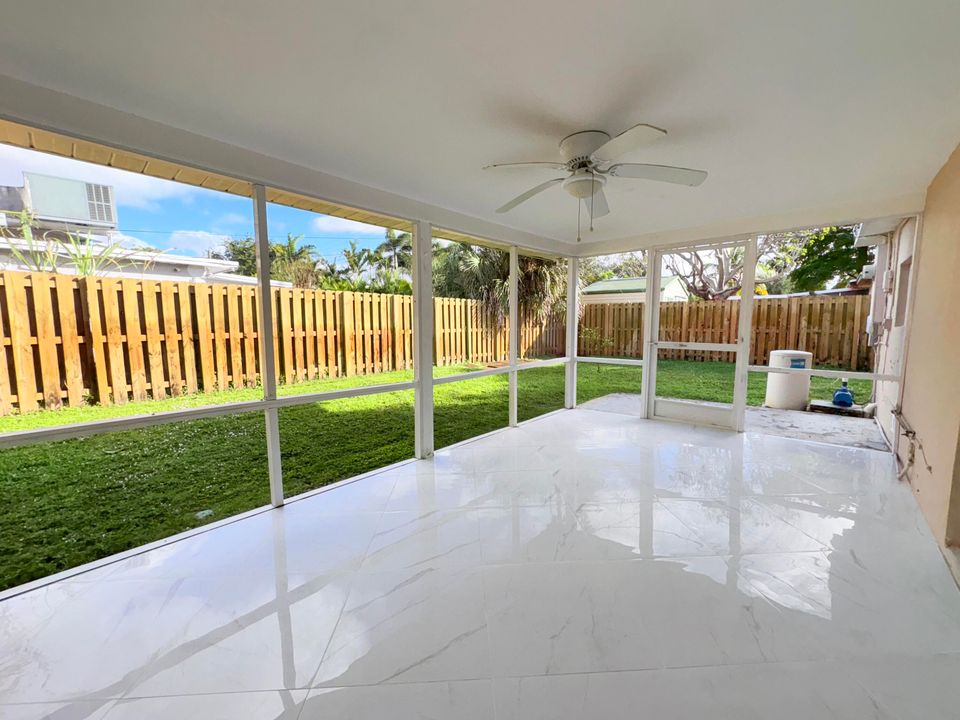 For Rent: $3,500 (4 beds, 2 baths, 1330 Square Feet)