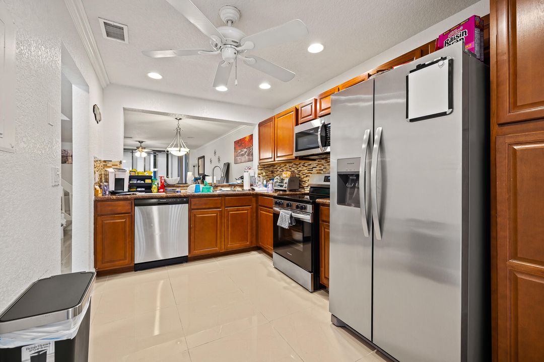 待售: $315,000 (2 贝兹, 2 浴室, 1244 平方英尺)