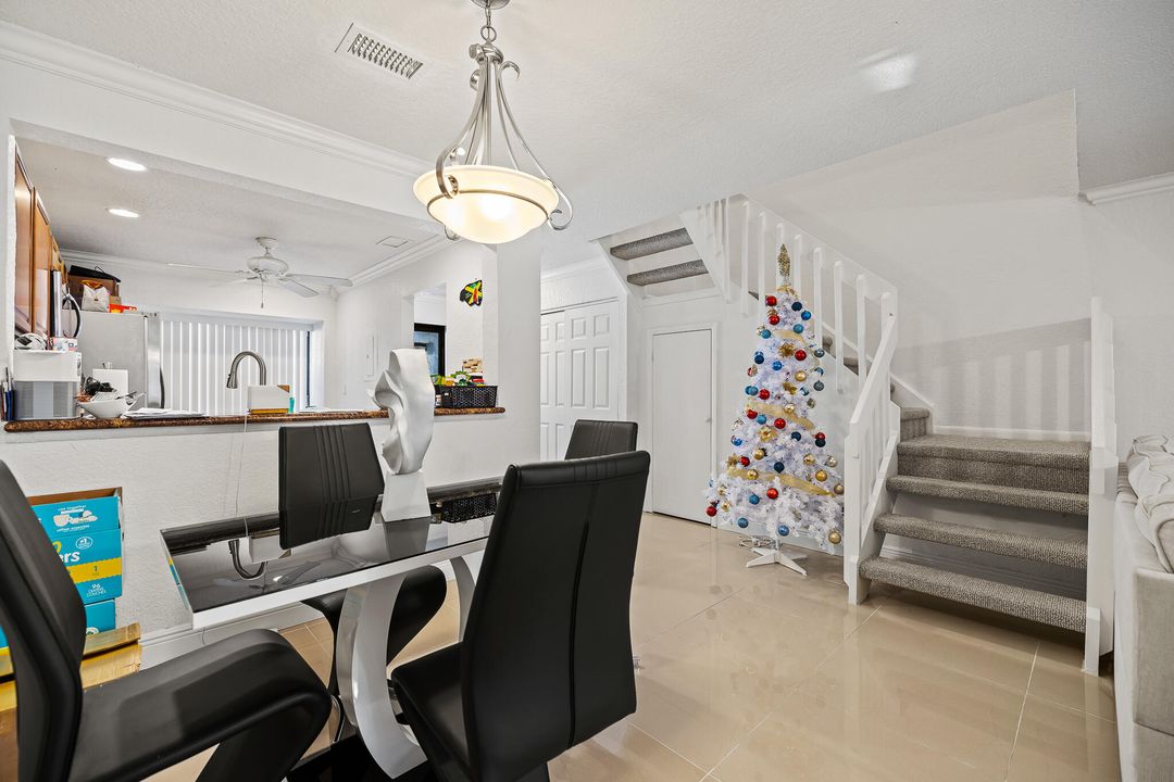 待售: $315,000 (2 贝兹, 2 浴室, 1244 平方英尺)