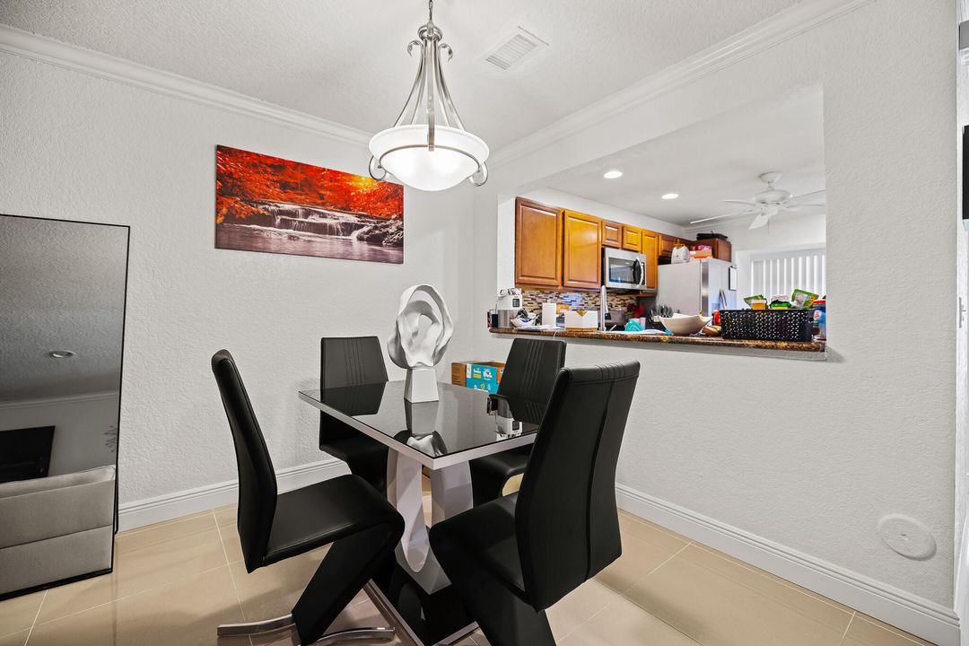 待售: $315,000 (2 贝兹, 2 浴室, 1244 平方英尺)