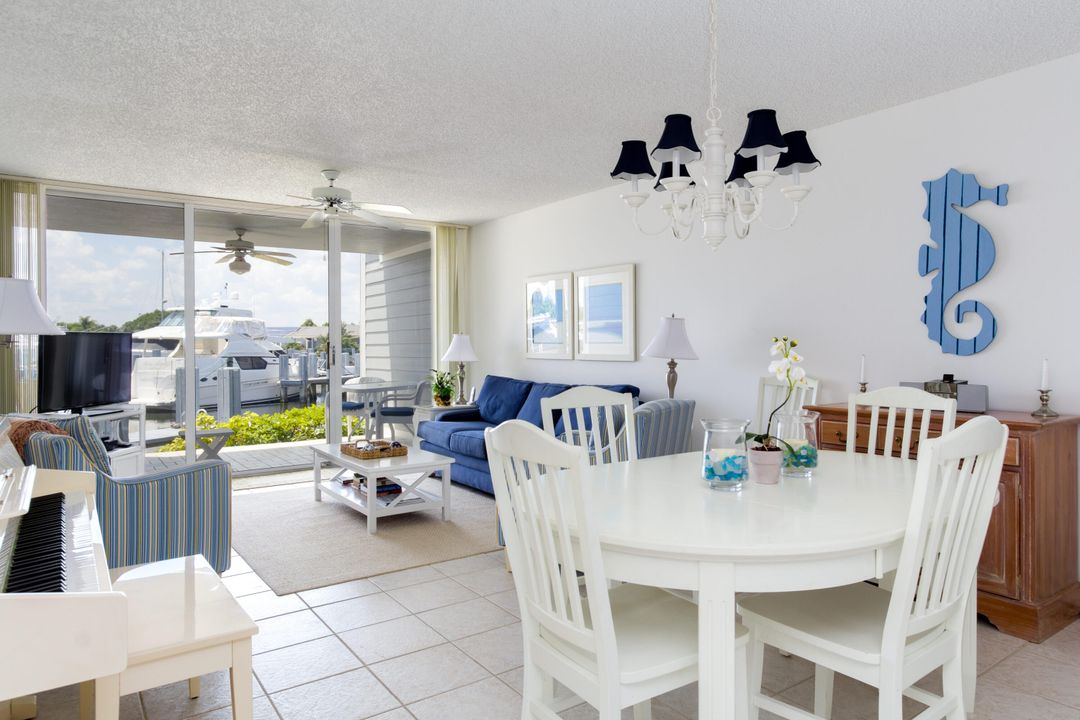 For Sale: $525,000 (2 beds, 2 baths, 1100 Square Feet)