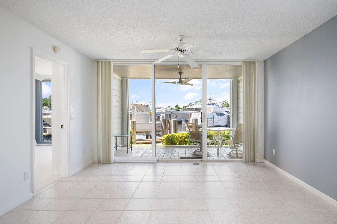 For Sale: $525,000 (2 beds, 2 baths, 1100 Square Feet)