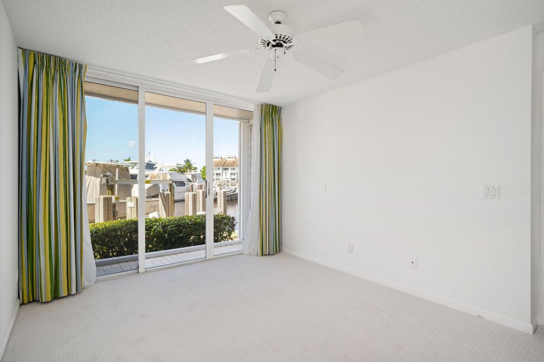 For Sale: $525,000 (2 beds, 2 baths, 1100 Square Feet)