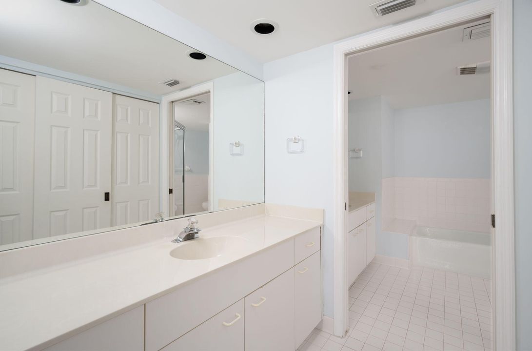 For Sale: $525,000 (2 beds, 2 baths, 1100 Square Feet)