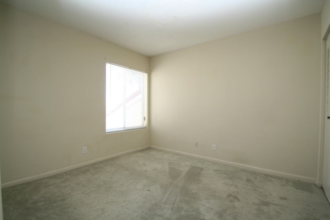 出租: $1,900 (2 贝兹, 2 浴室, 1104 平方英尺)