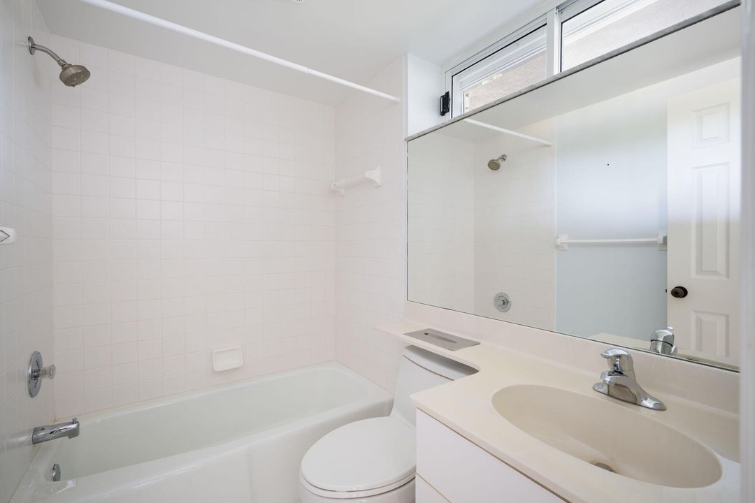 For Sale: $525,000 (2 beds, 2 baths, 1100 Square Feet)