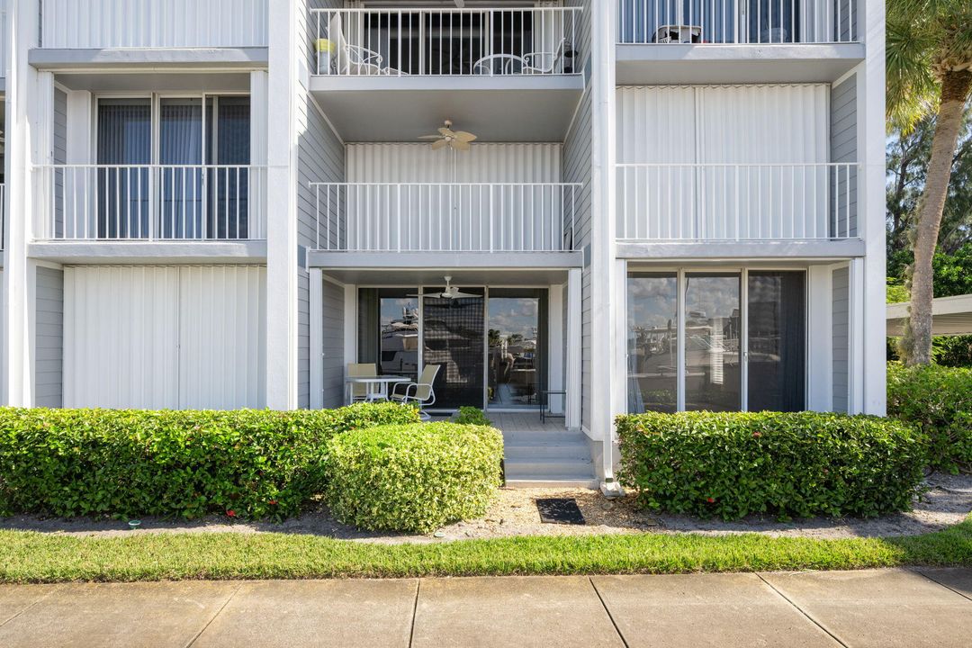 For Sale: $525,000 (2 beds, 2 baths, 1100 Square Feet)