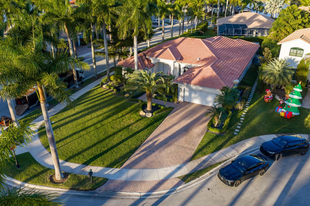 En Venta: $1,549,000 (5 camas, 3 baños, 2992 Pies cuadrados)